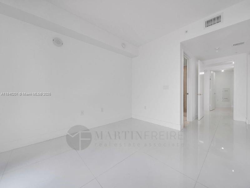 PARQUE TOWERS CONDO - Residential Lease