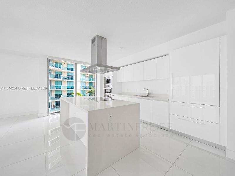 PARQUE TOWERS CONDO - Residential Lease