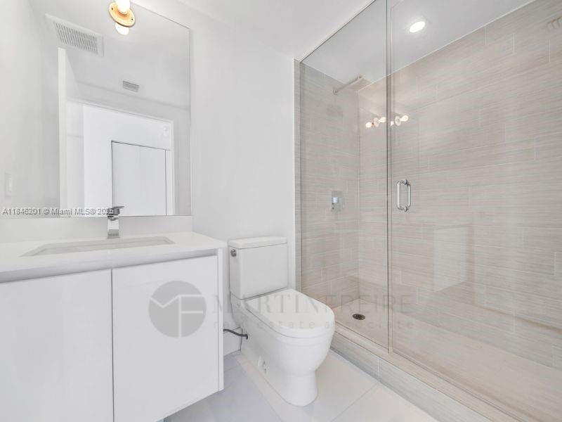 PARQUE TOWERS CONDO - Residential Lease
