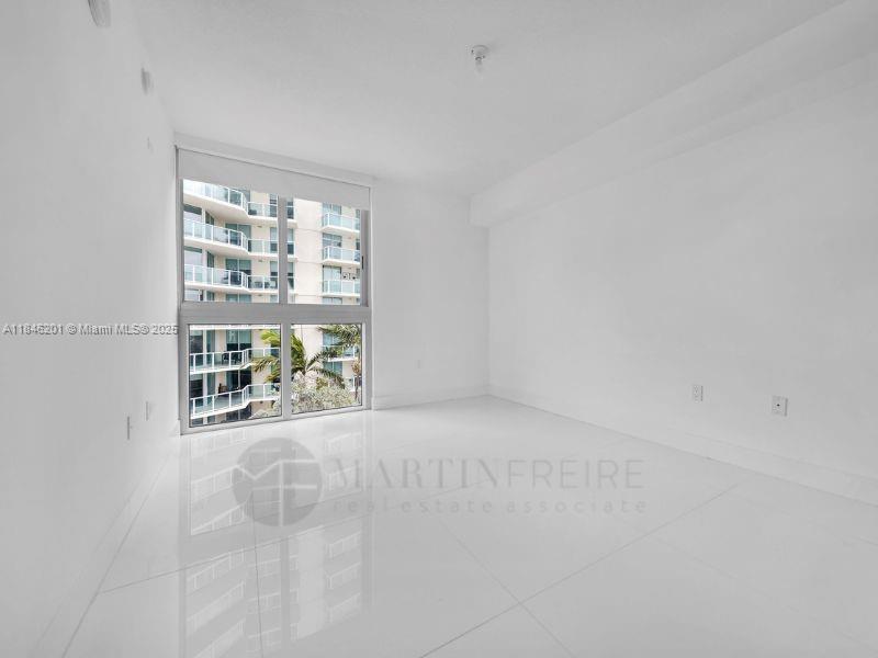 PARQUE TOWERS CONDO - Residential Lease