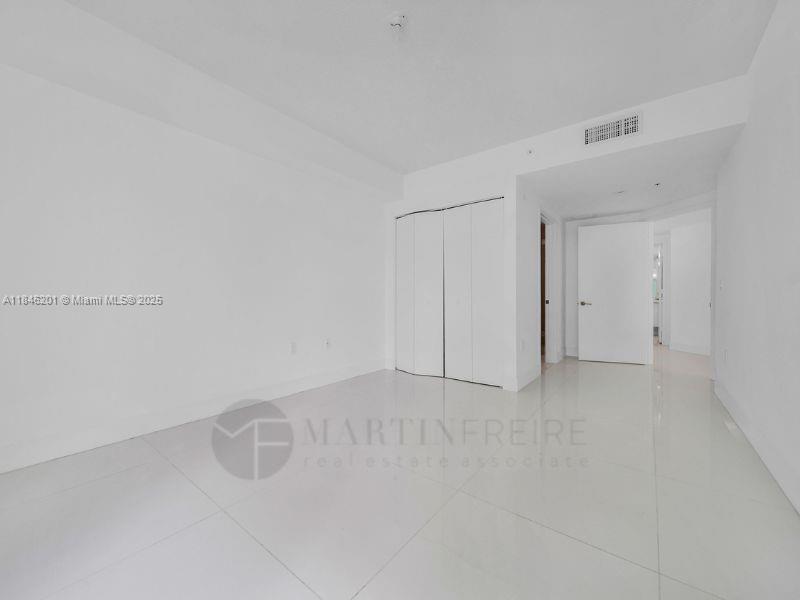 PARQUE TOWERS CONDO - Residential Lease