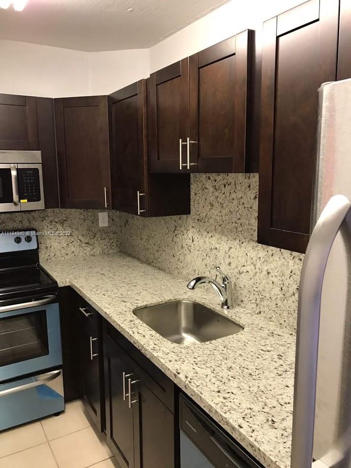 PARKSIDE NO 1 CONDO - BLD - Residential Lease