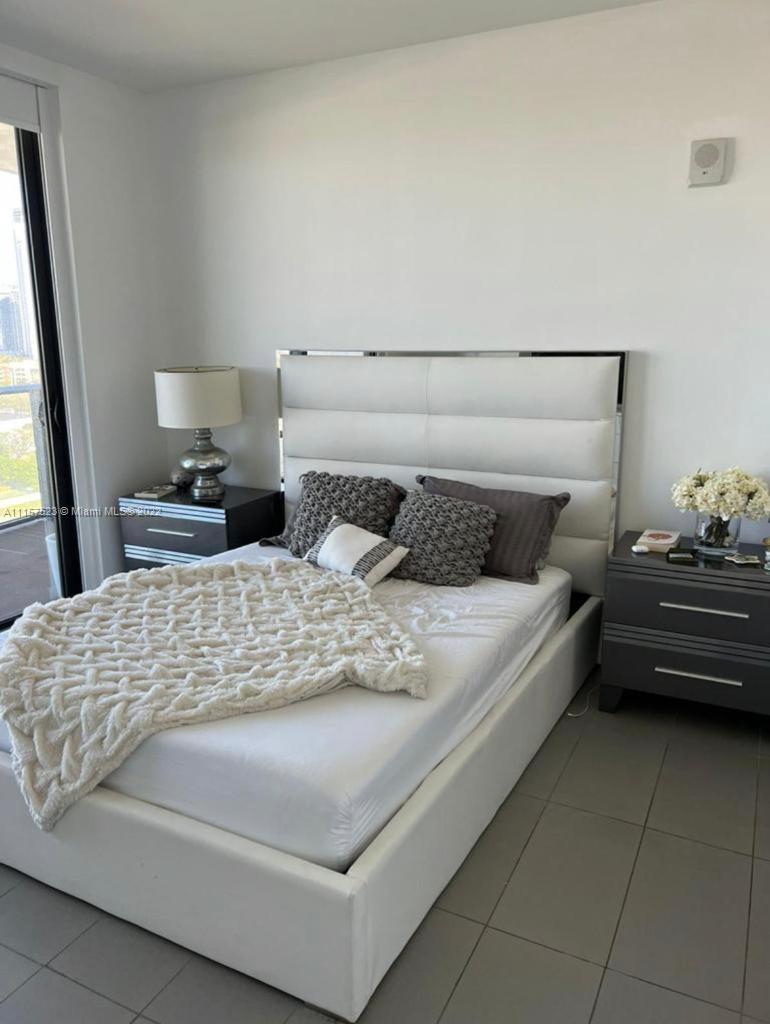 CANVAS CONDO - Residential Lease
