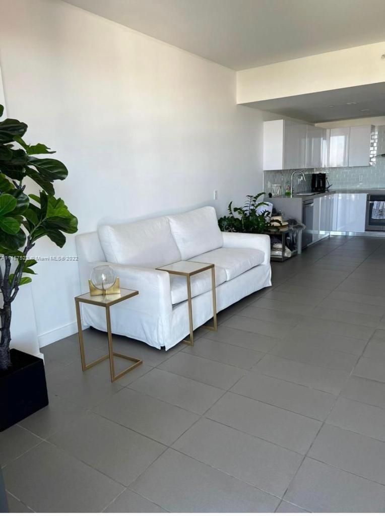 CANVAS CONDO - Residential Lease
