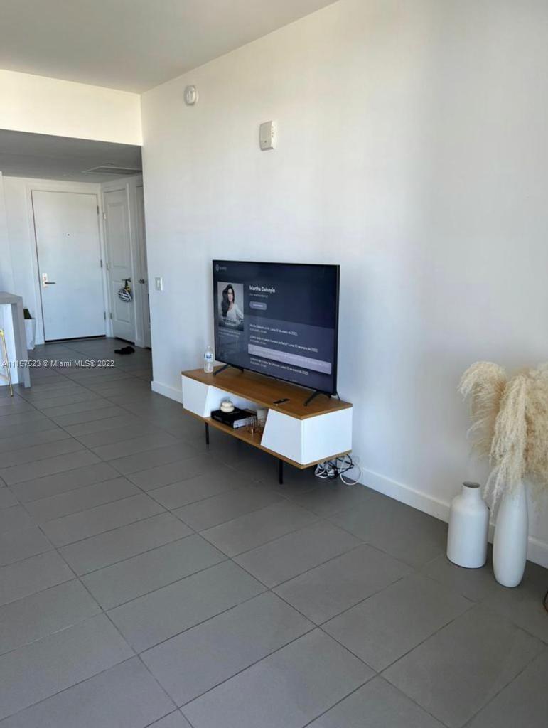CANVAS CONDO - Residential Lease