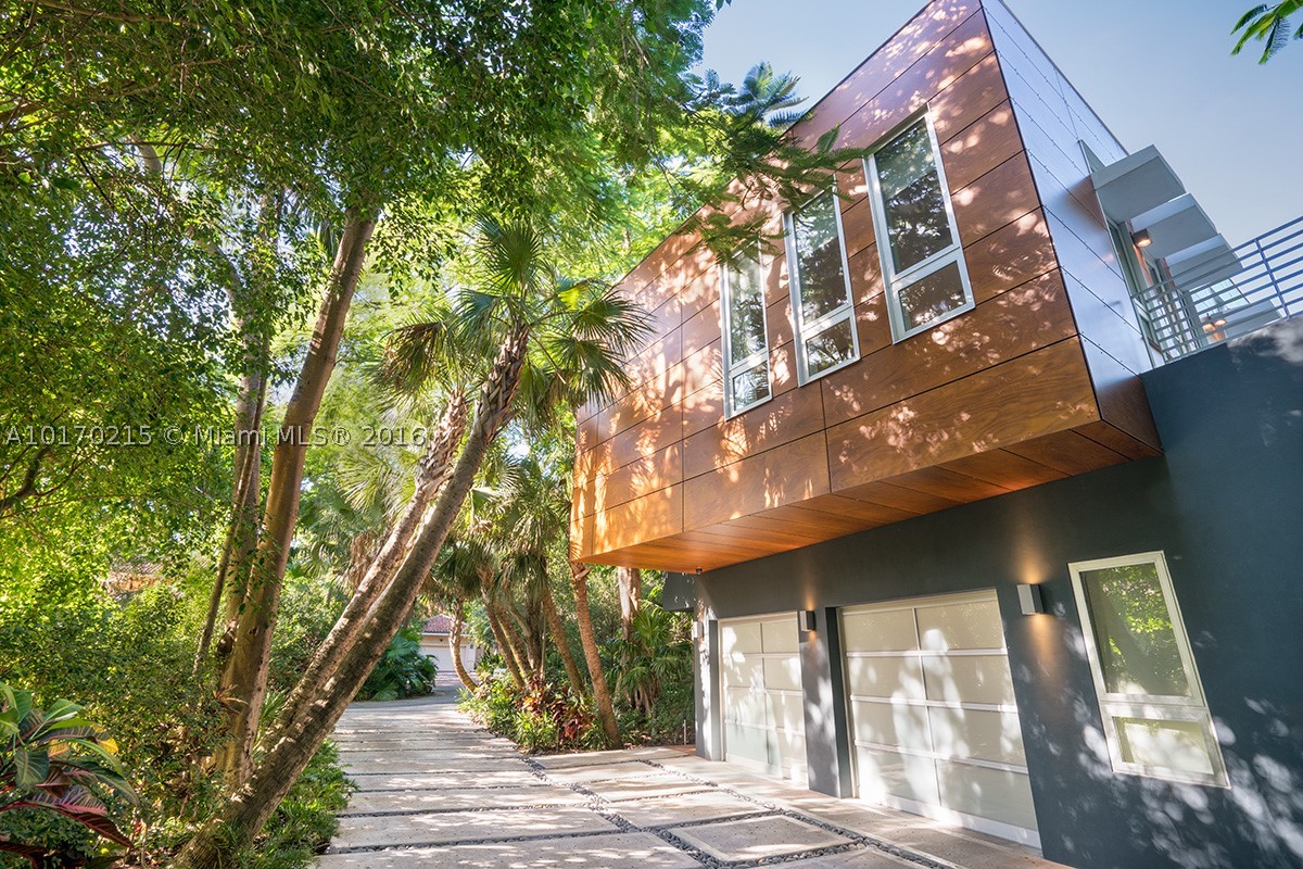 BISCAYNE CAMP - Residential