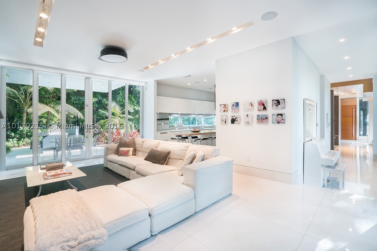 BISCAYNE CAMP - Residential
