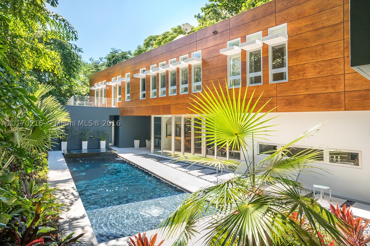 BISCAYNE CAMP - Residential