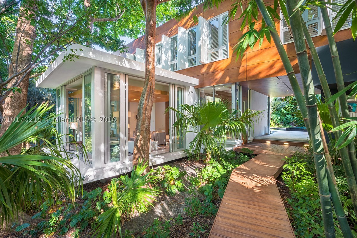 BISCAYNE CAMP - Residential