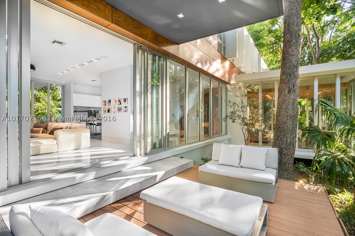 BISCAYNE CAMP - Residential