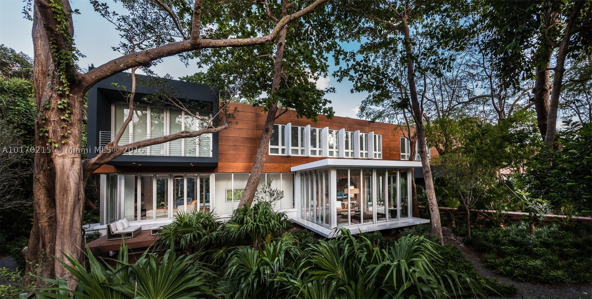 BISCAYNE CAMP - Residential