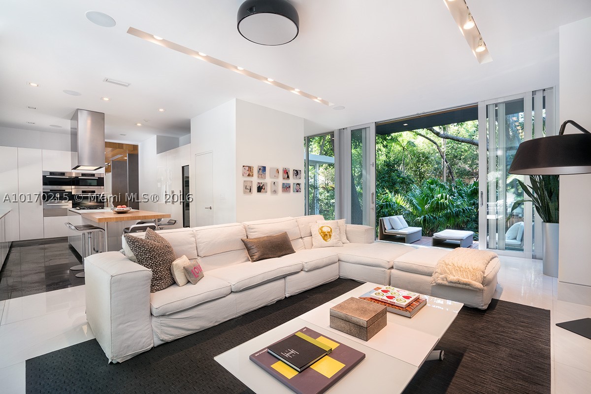 BISCAYNE CAMP - Residential