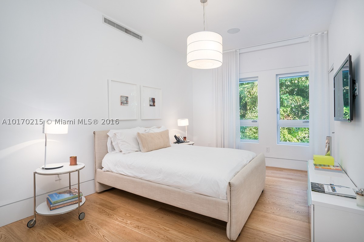 BISCAYNE CAMP - Residential