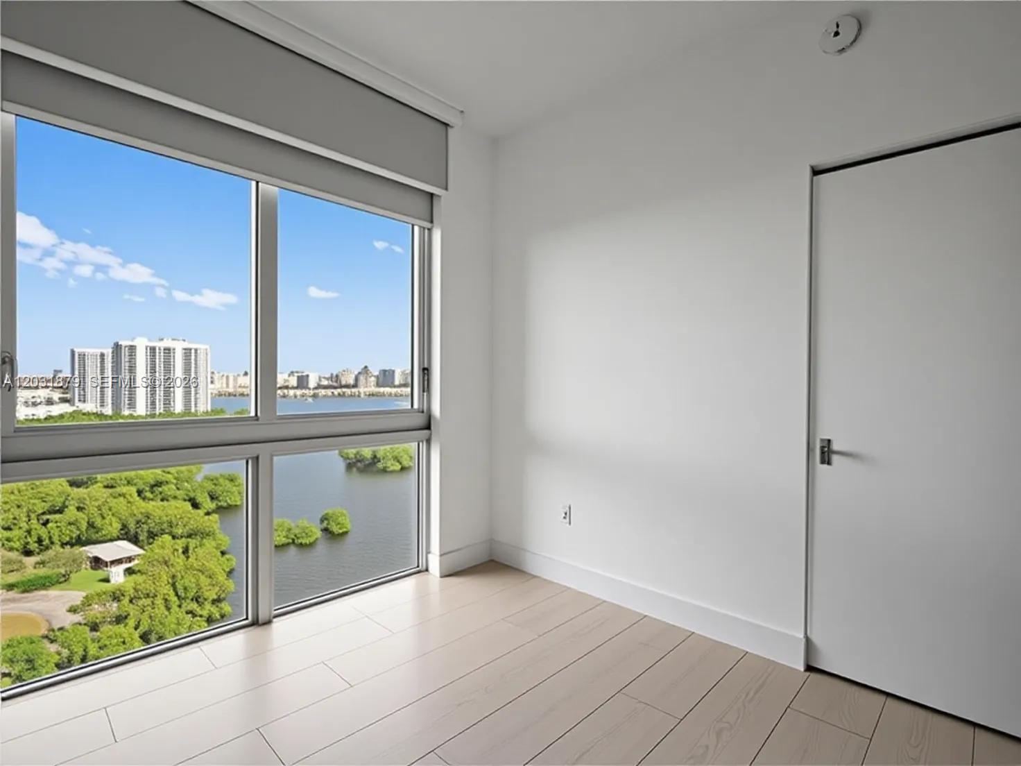 THE HARBOUR SOUTH CONDO - Residential