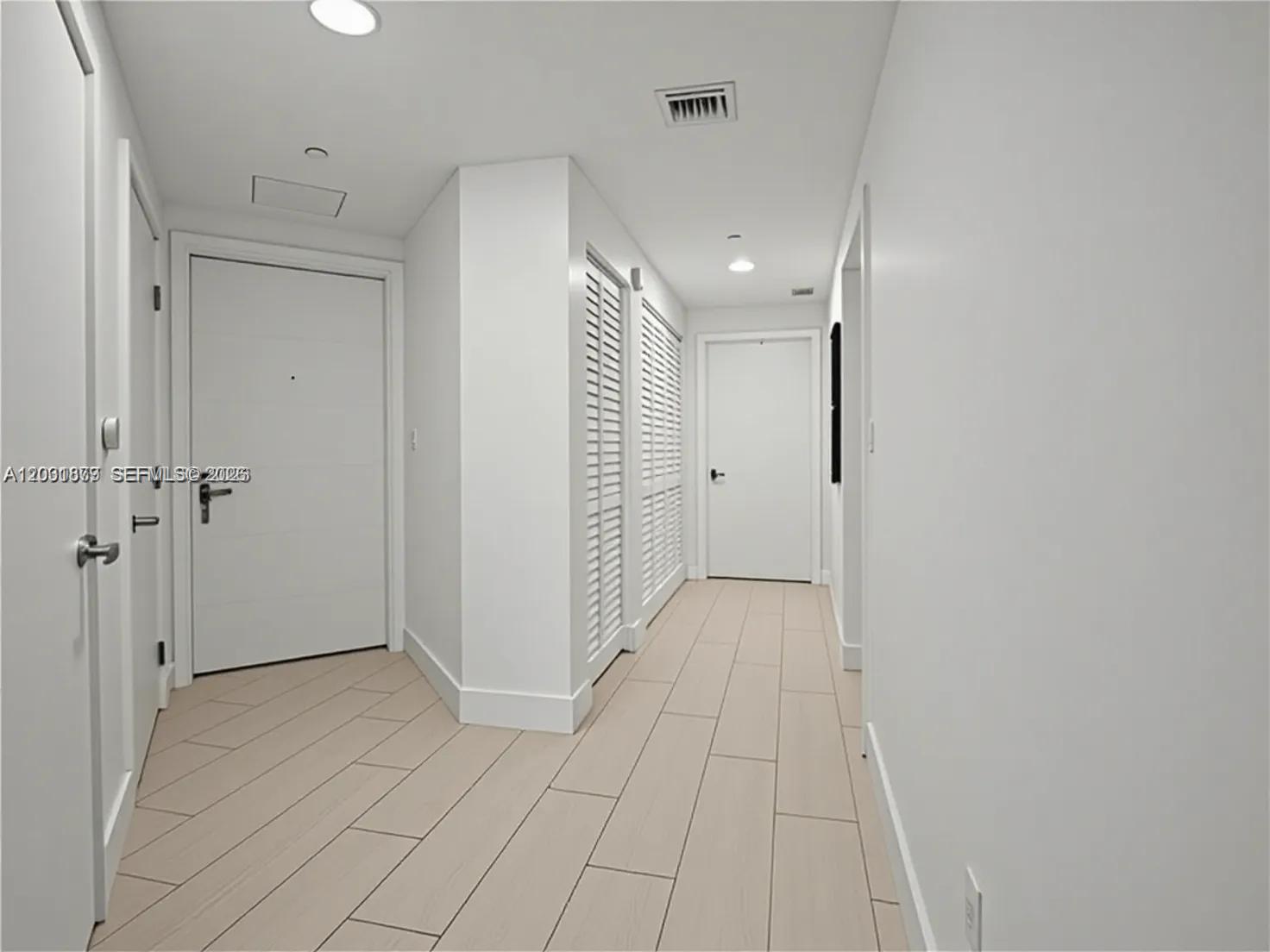 THE HARBOUR SOUTH CONDO - Residential