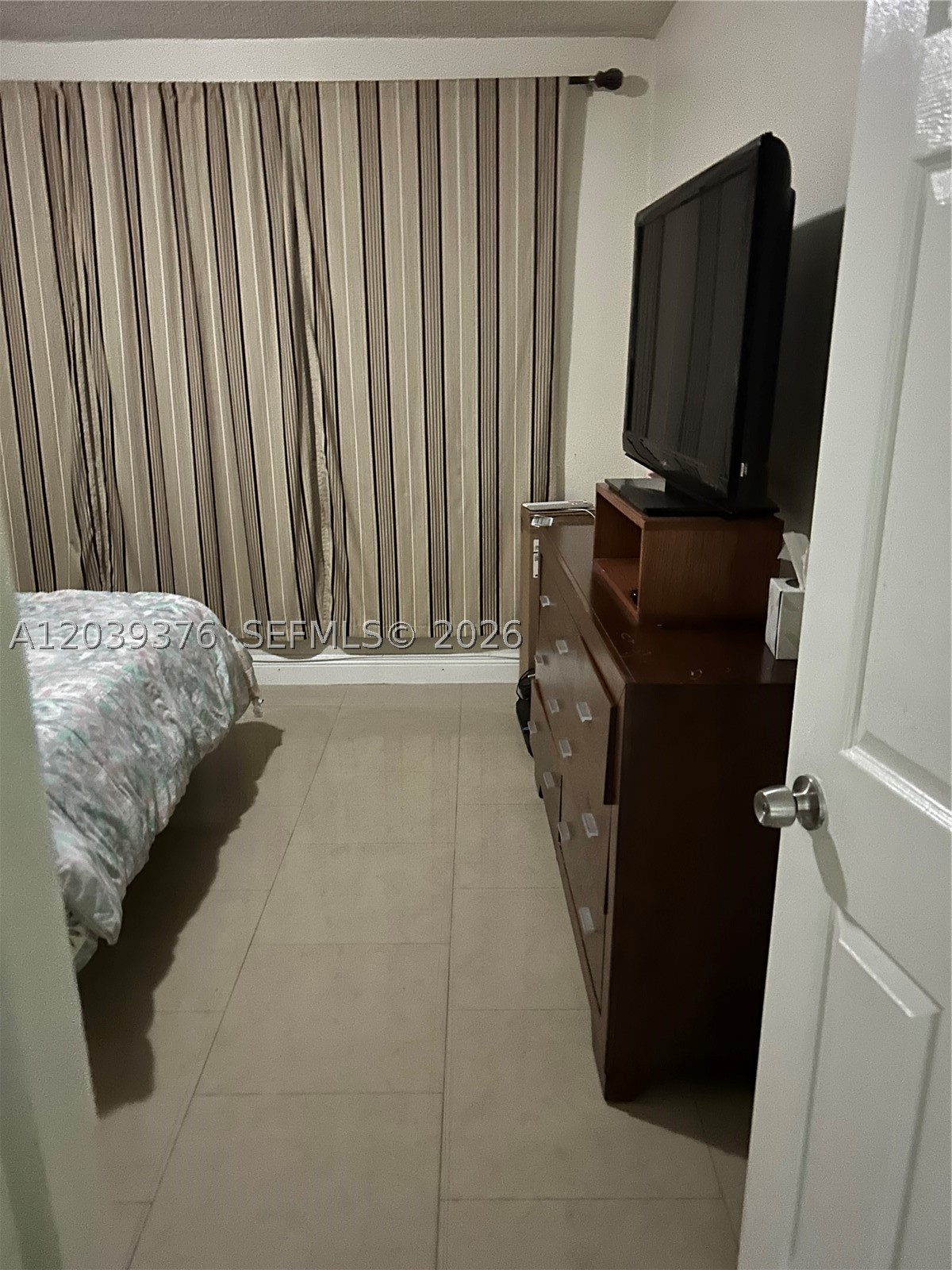 SUTTON HOUSE CONDO - Residential