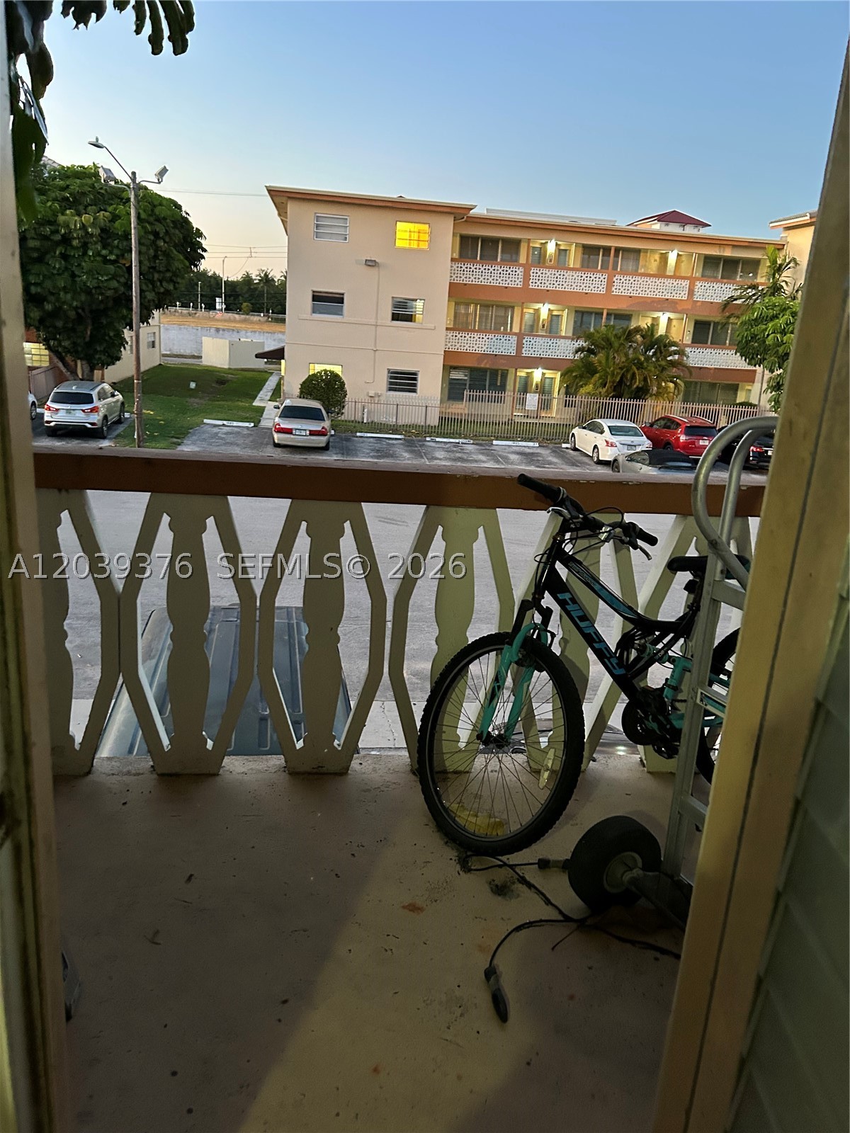SUTTON HOUSE CONDO - Residential