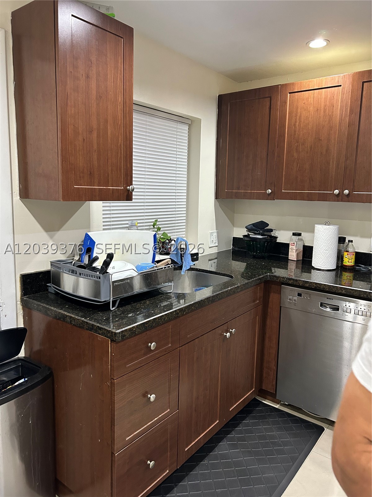 SUTTON HOUSE CONDO - Residential