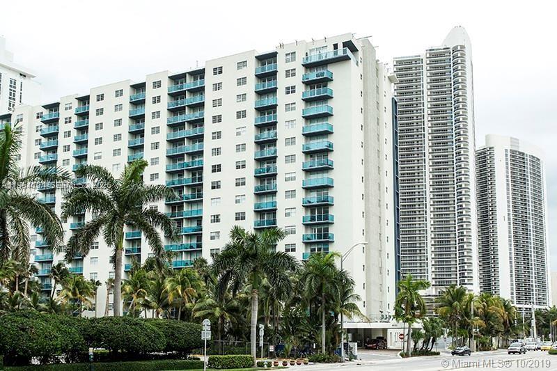 Airbnb Welcome! Short term rental unit with 2 beds and 2 baths in oceanfront building in the heart of Hollywood. Selling turnkey and ready to be occupied. Building offers pool, access to the beach, fitness center, 24 hours security, valet and more. Maintenance includes Wi-Fi, Cable, water and the A/C. Located close to shops, restaurants and Hollywood famous boardwalk.