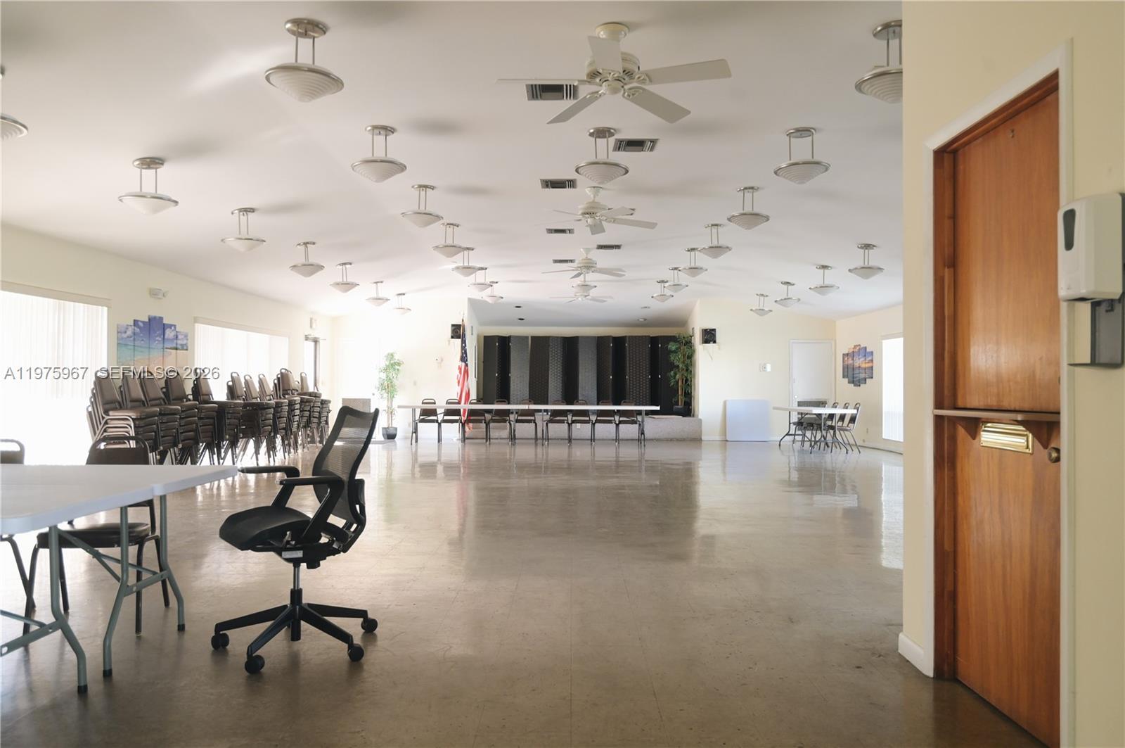 MEADOWBROOK LAKES VIEW CO - Residential