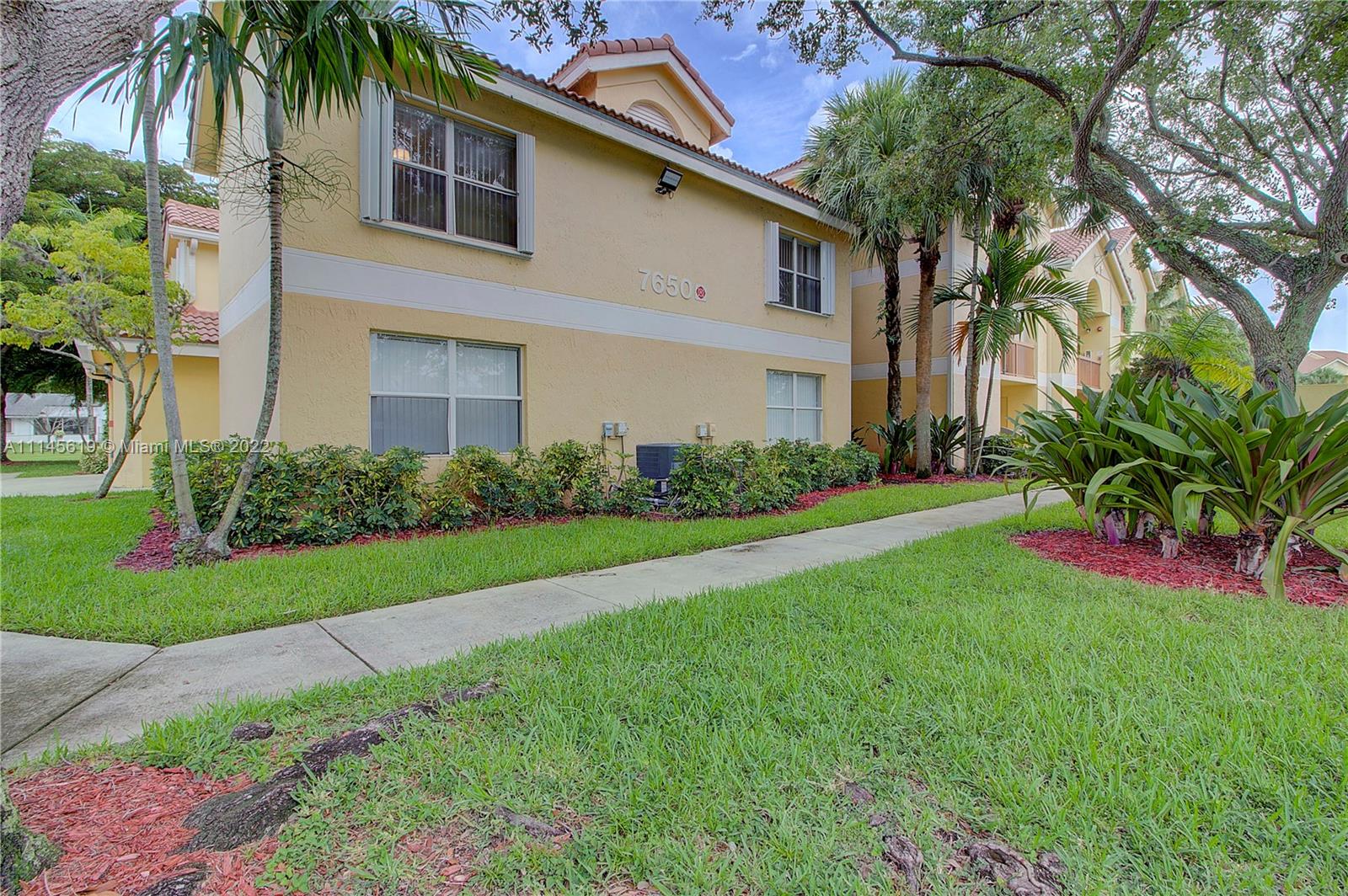 Great opportunity for Investors in South Palm Place Condo, 3/2 in split floor plan.. Open kitchen with
new stainless steel appliances, granite counter top . The master bedroom features a private balcony with garden and partial lake view, walking closet, washer and dryer,. Accordion hurricane shutters, Amenities included community pool club house and play ground. Excellent location near to Sawgrass express way. Association request 675 credit,The property is rented until 11/28/2022 for $2,200​​‌​​​​‌​‌​​​‌‌​​​‌‌‌​​‌​​‌‌​​​​ monthly.