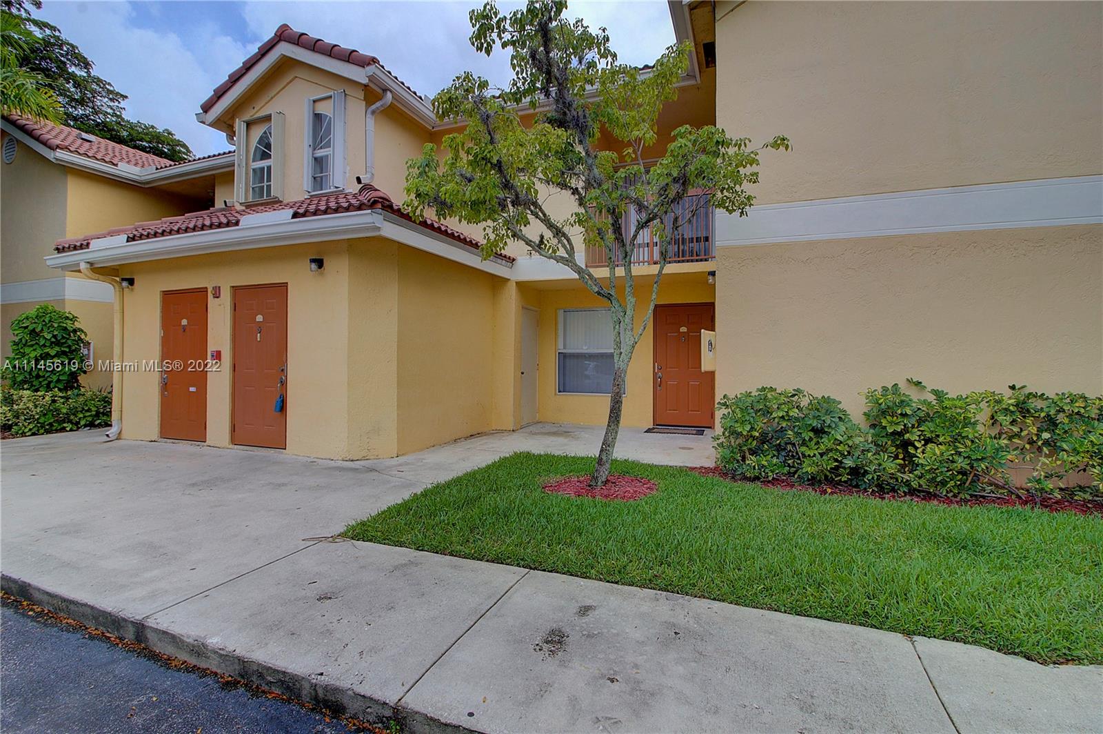 SOUTH PALM PLACE CONDO - Residential