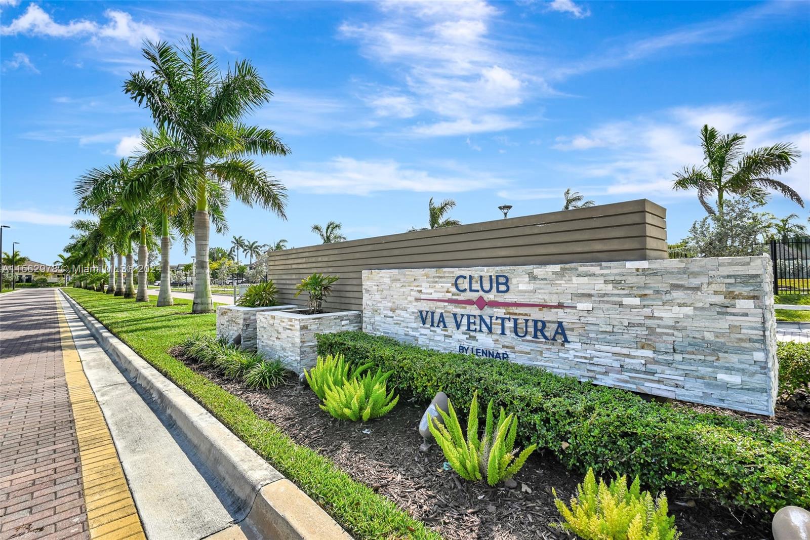 VIA VENTURA NEIGHBORHOOD - Residential