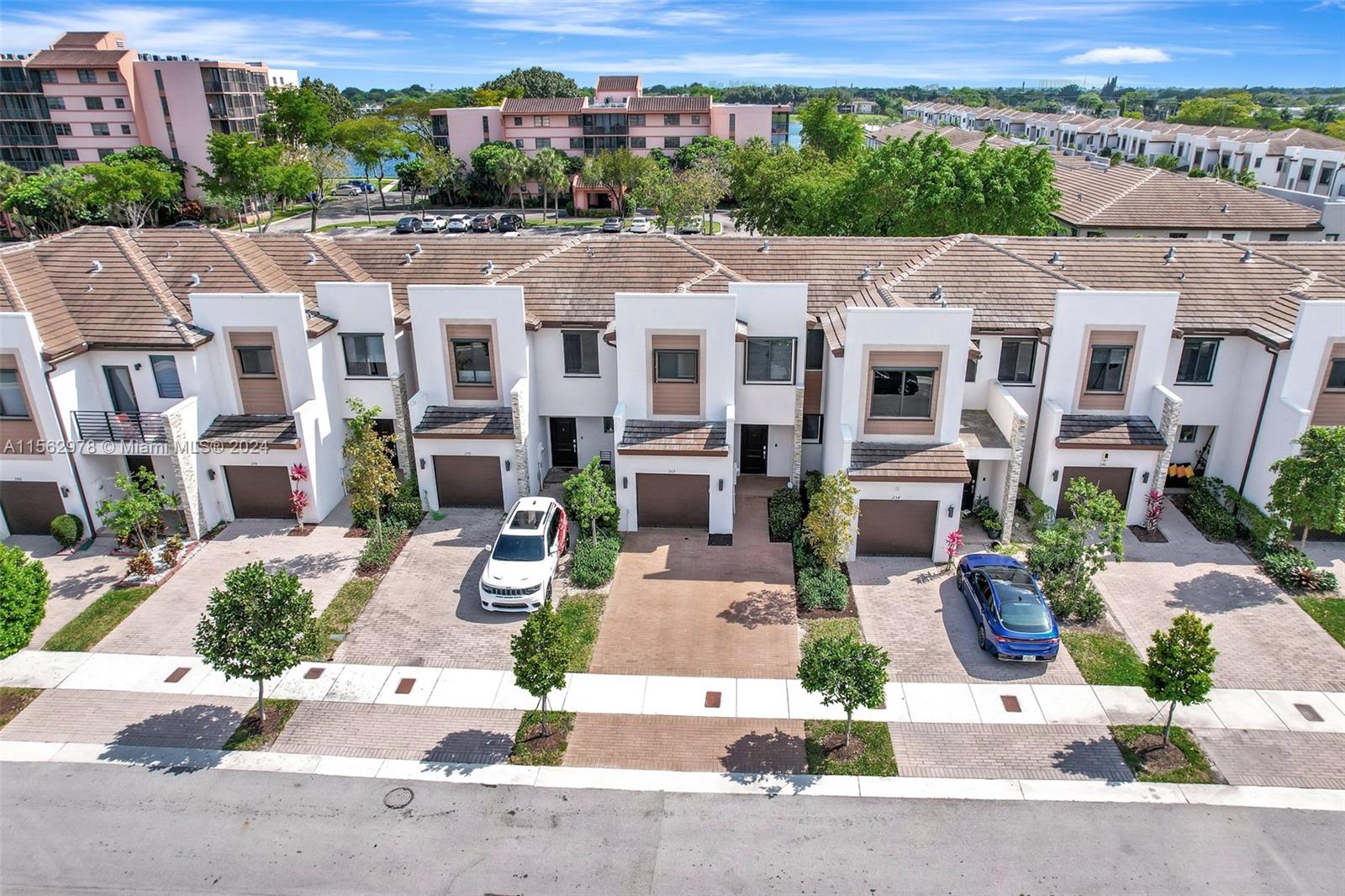 VIA VENTURA NEIGHBORHOOD - Residential