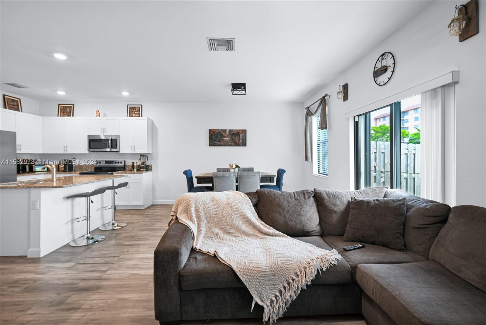 VIA VENTURA NEIGHBORHOOD - Residential