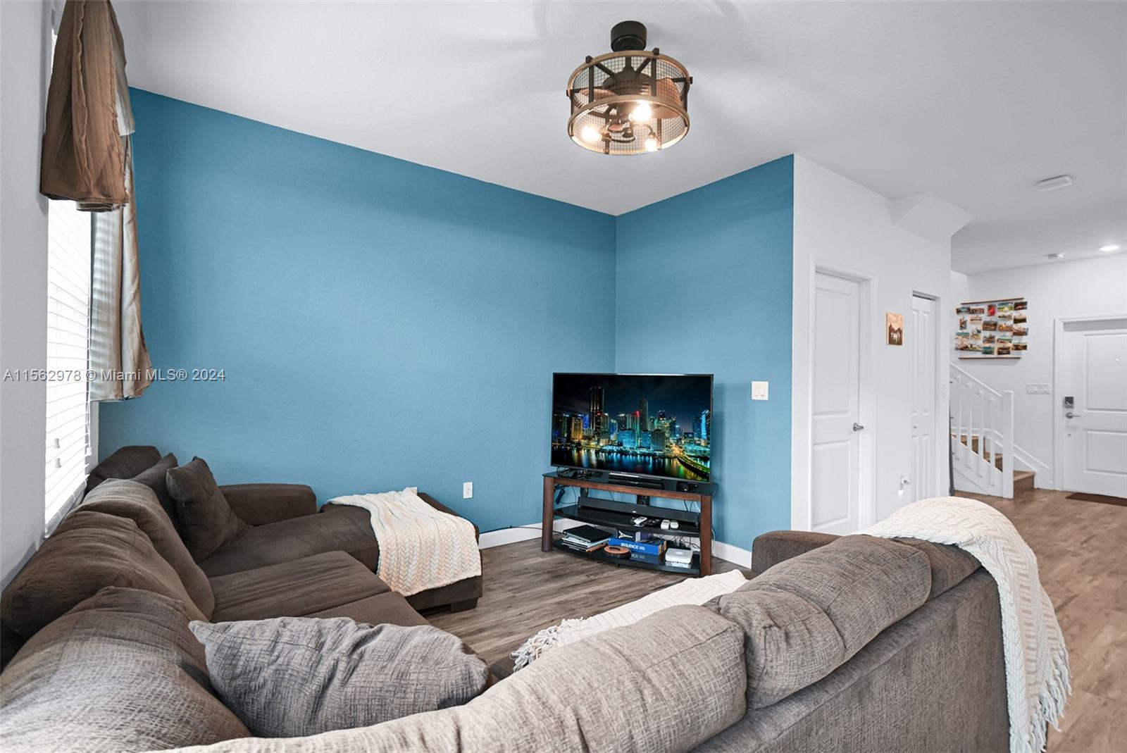 VIA VENTURA NEIGHBORHOOD - Residential