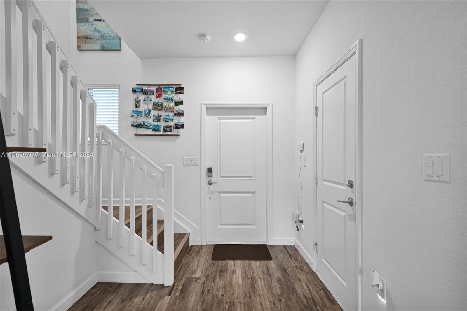 VIA VENTURA NEIGHBORHOOD - Residential