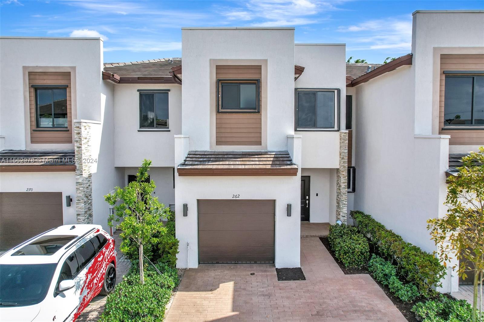 VIA VENTURA NEIGHBORHOOD - Residential
