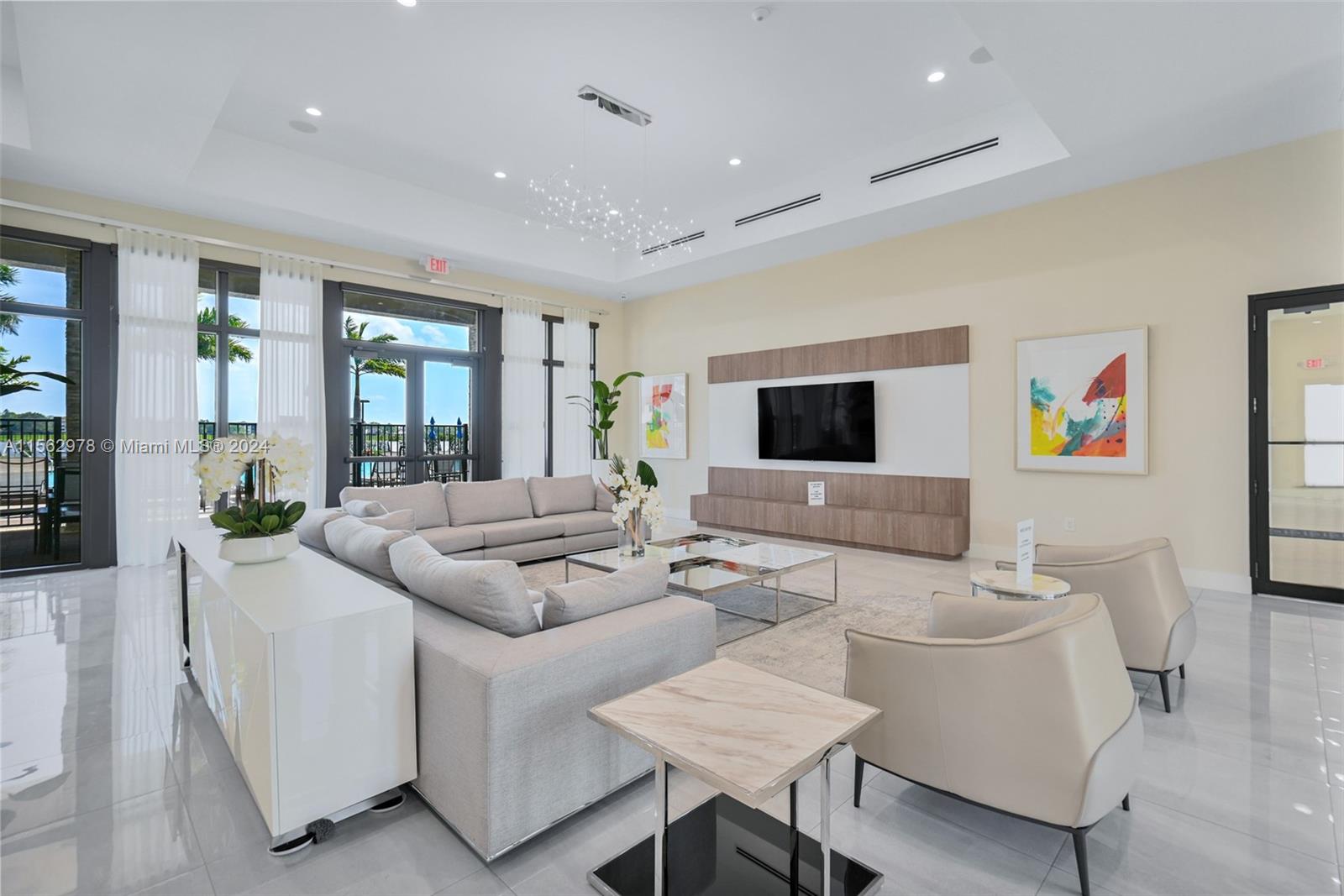 VIA VENTURA NEIGHBORHOOD - Residential