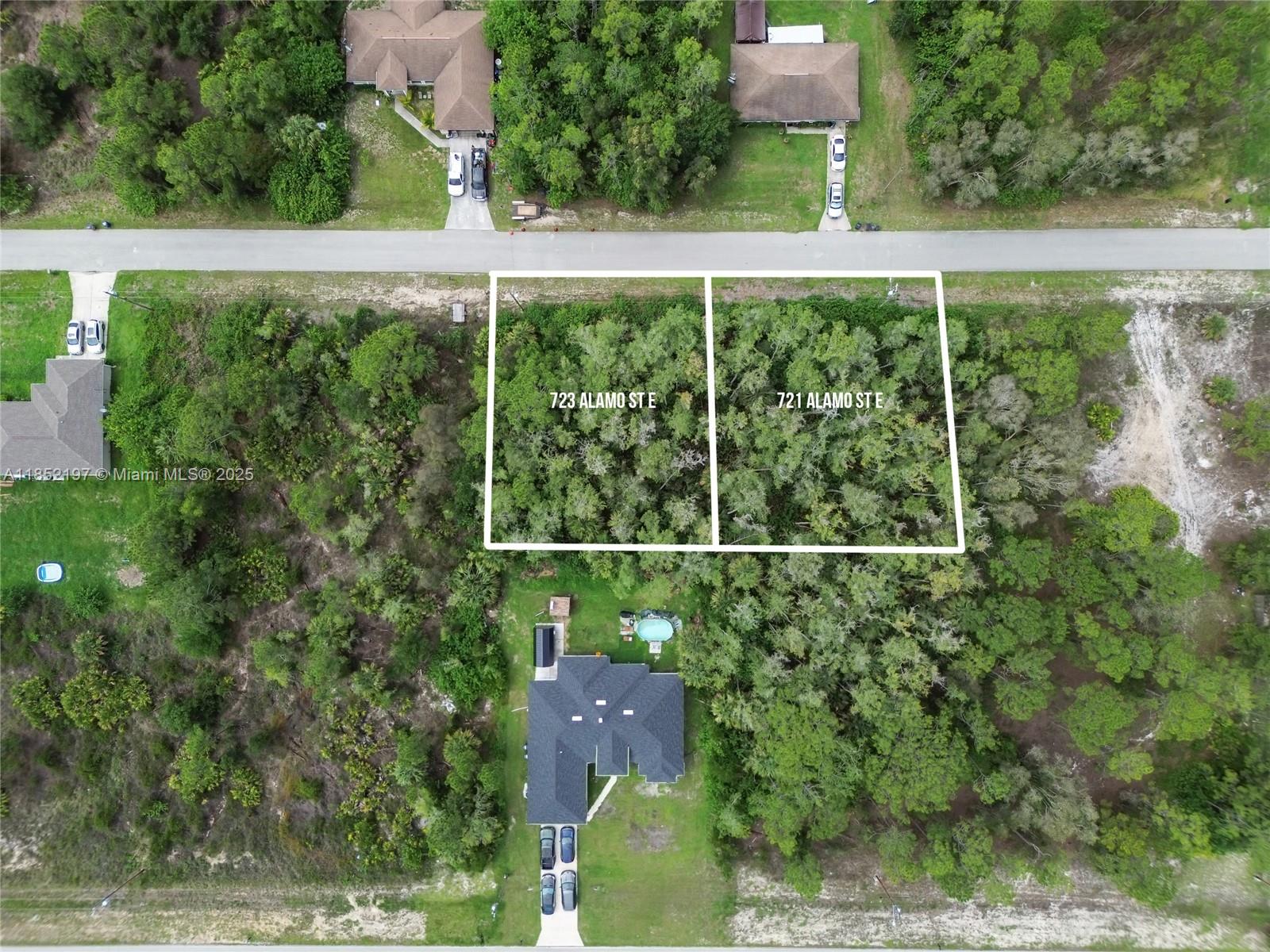 Great Location and a Unique Opportunity!
This quarter-acre lot is in the growing community of Lehigh Acres. It's a prime investment opportunity as it is being sold together with the adjacent property at 721 Alamo St E. This gives you a rare chance to own a half-acre of land!
The area is expanding rapidly and is popular with families. Enjoy easy access to nearby parks, shops, and a variety of food trucks. Build your dream home on this unique piece of land!