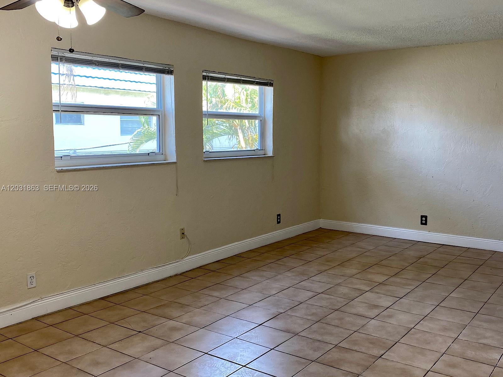 EL SOL AT MAIN STREET CON - Residential Lease