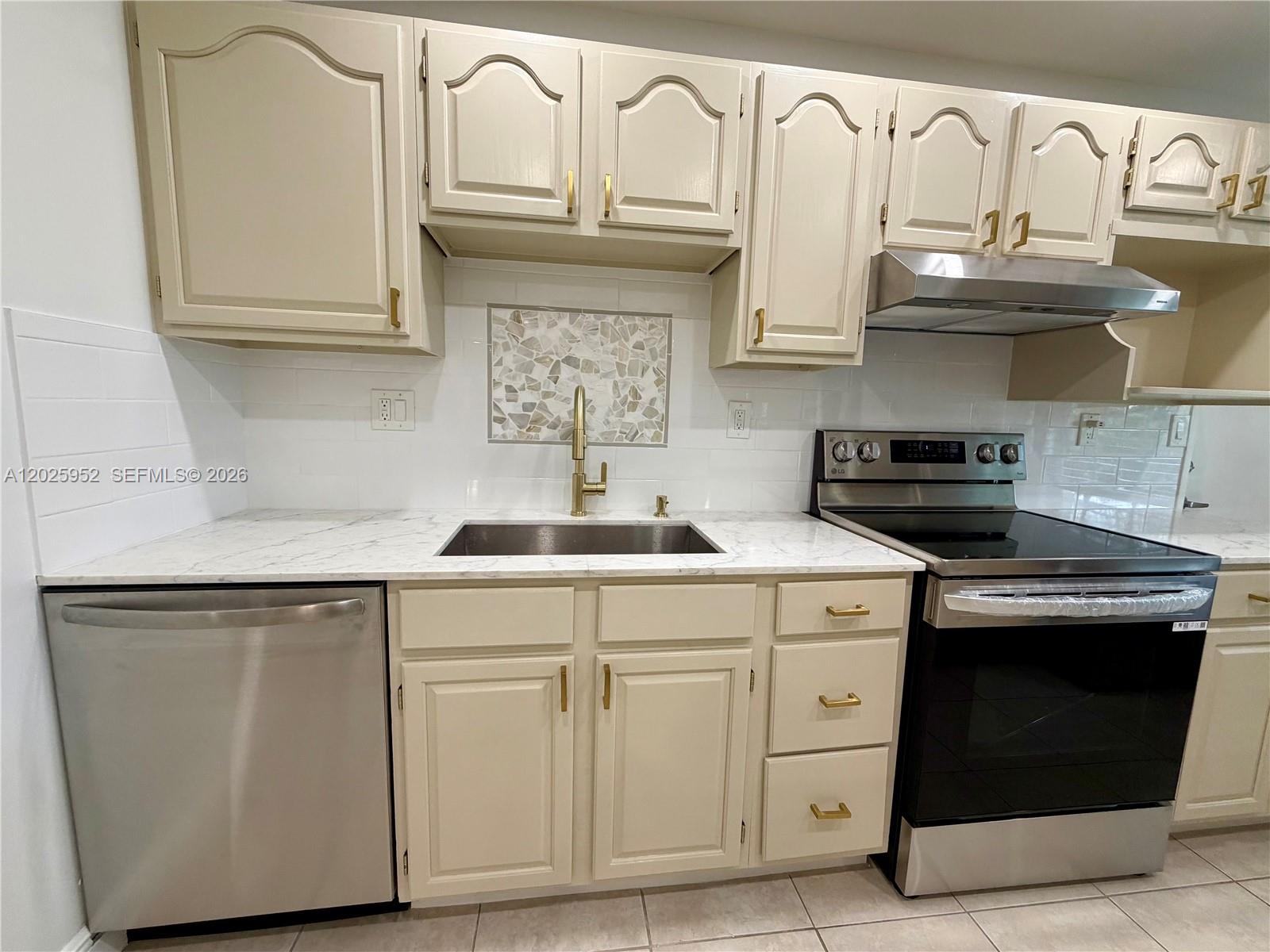 WINSTON PARK UNIT TWO - Residential Lease