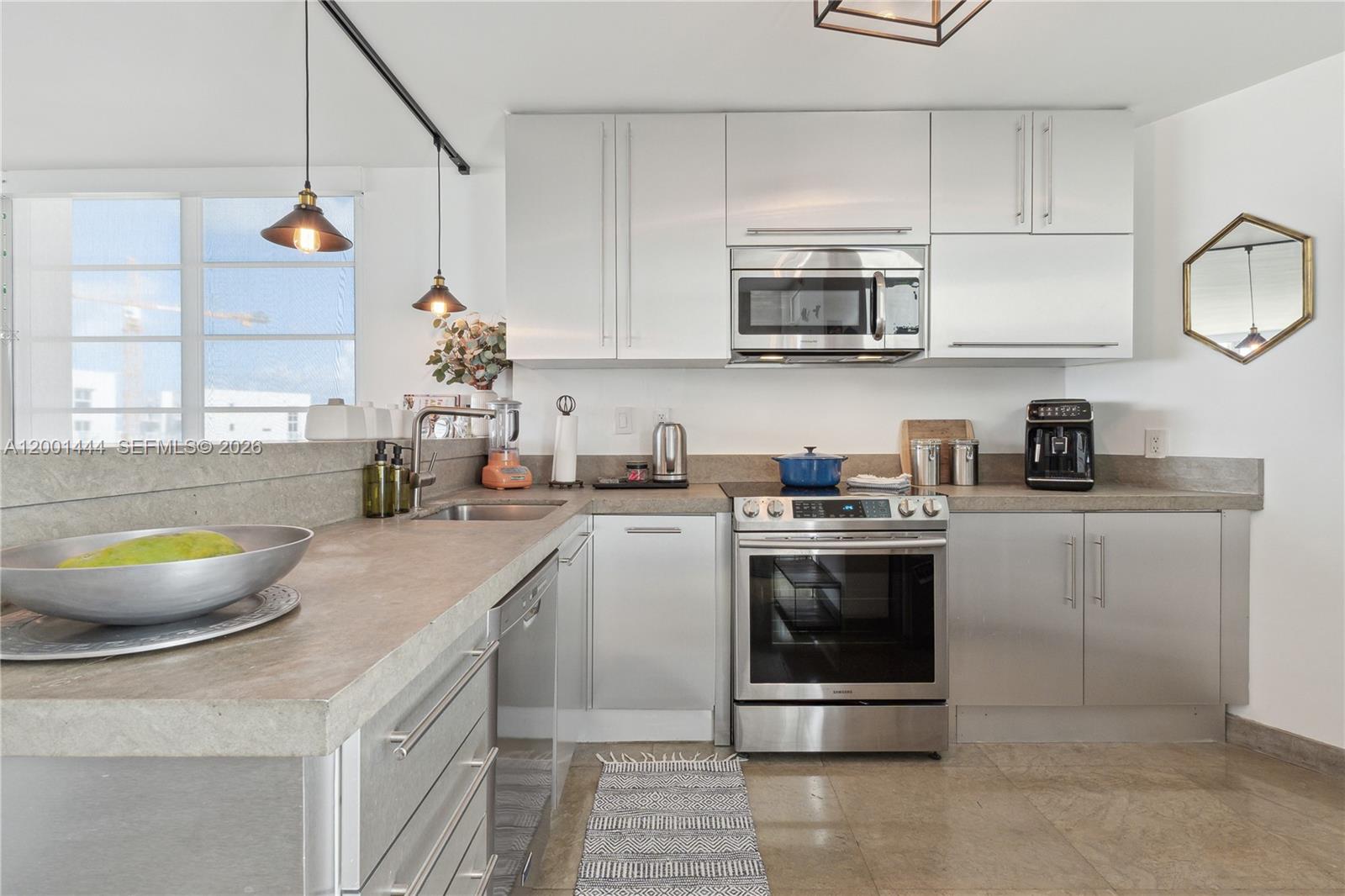 BONNE VIE CONDO - Residential