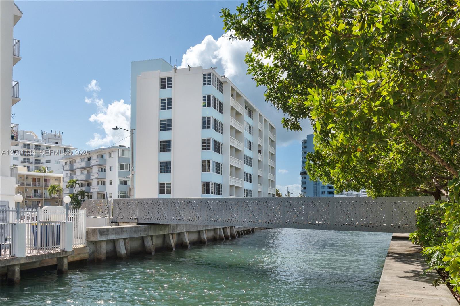 BONNE VIE CONDO - Residential