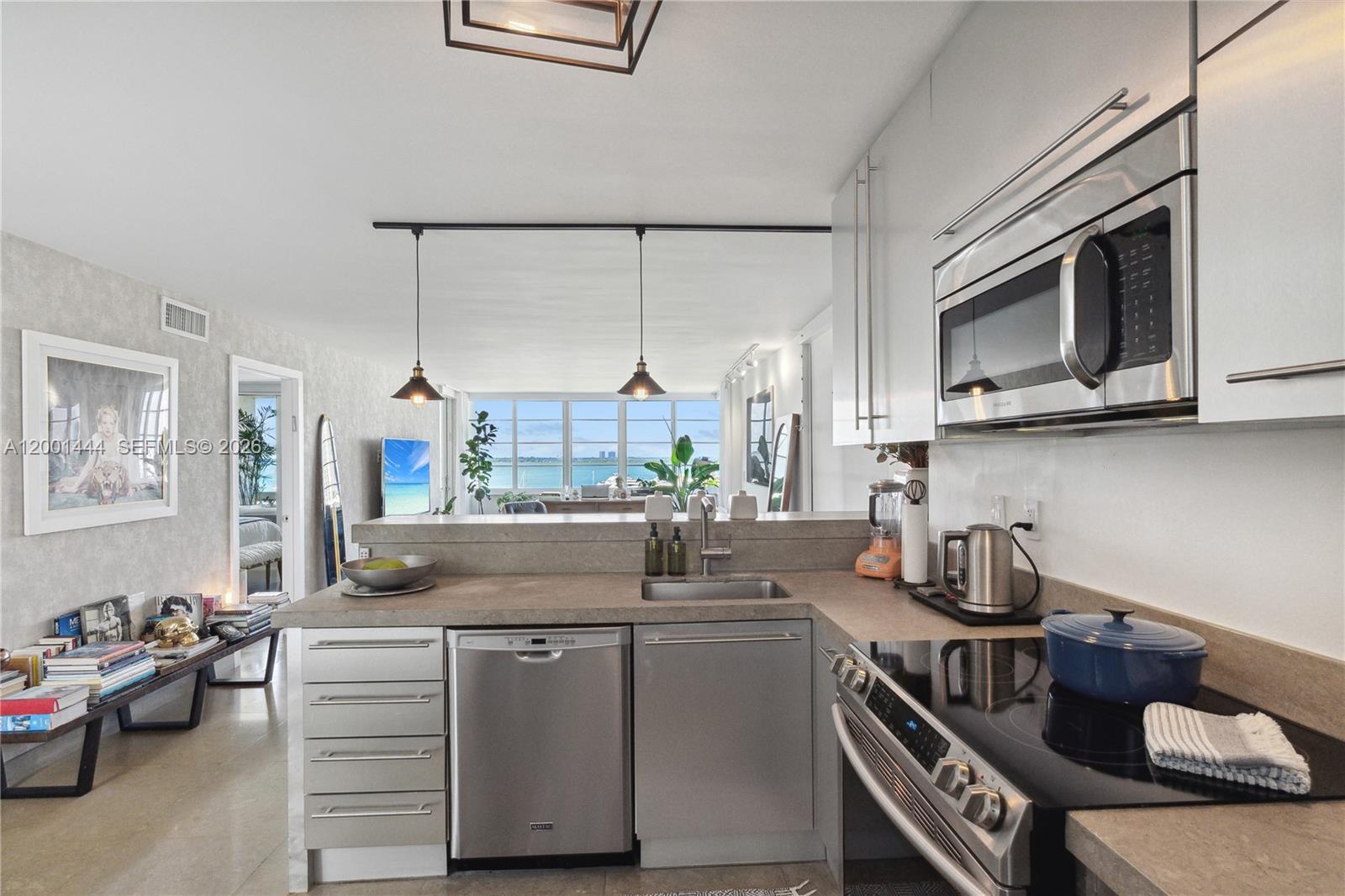 BONNE VIE CONDO - Residential
