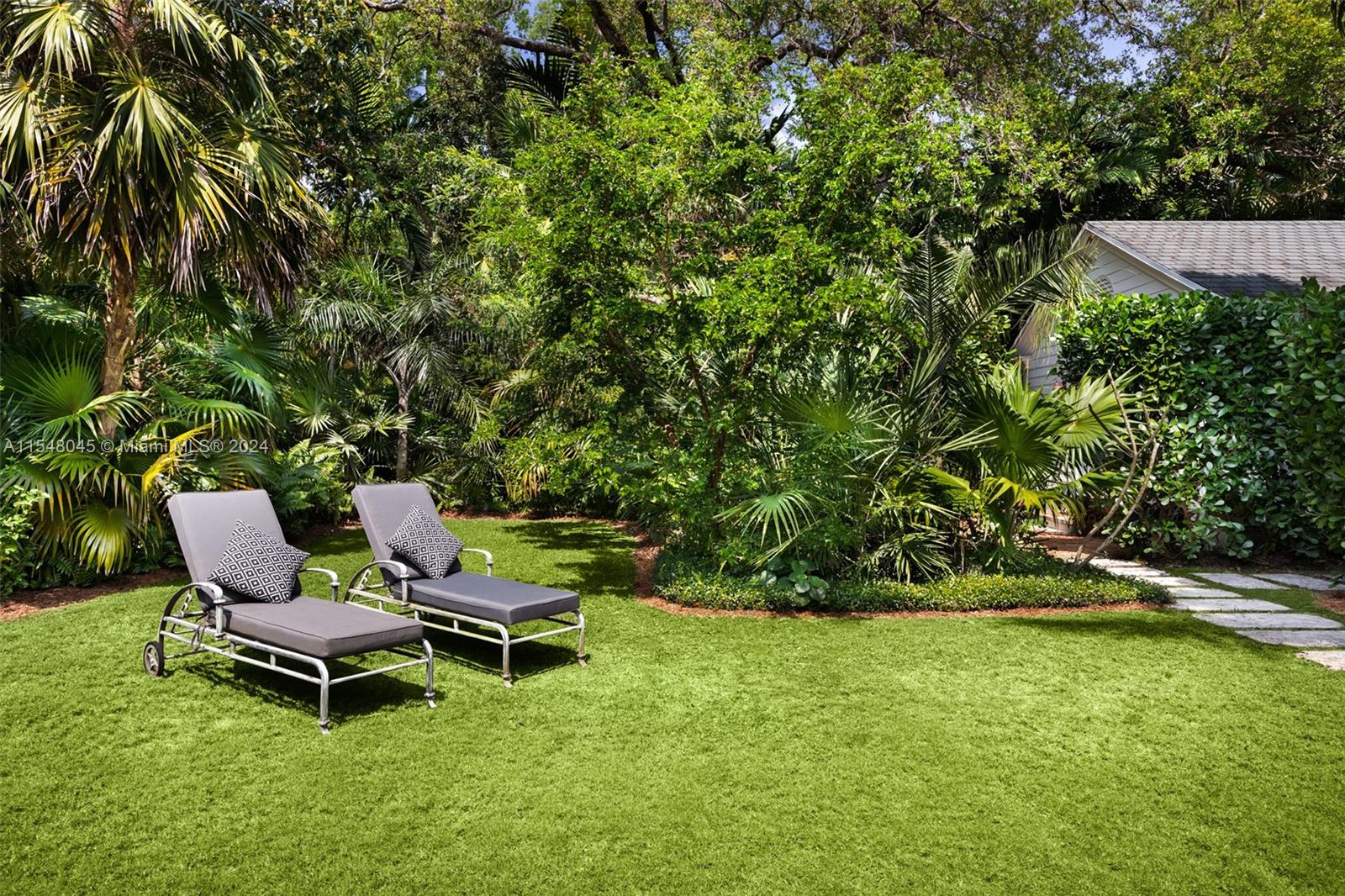 SILVER BLUFF - Residential