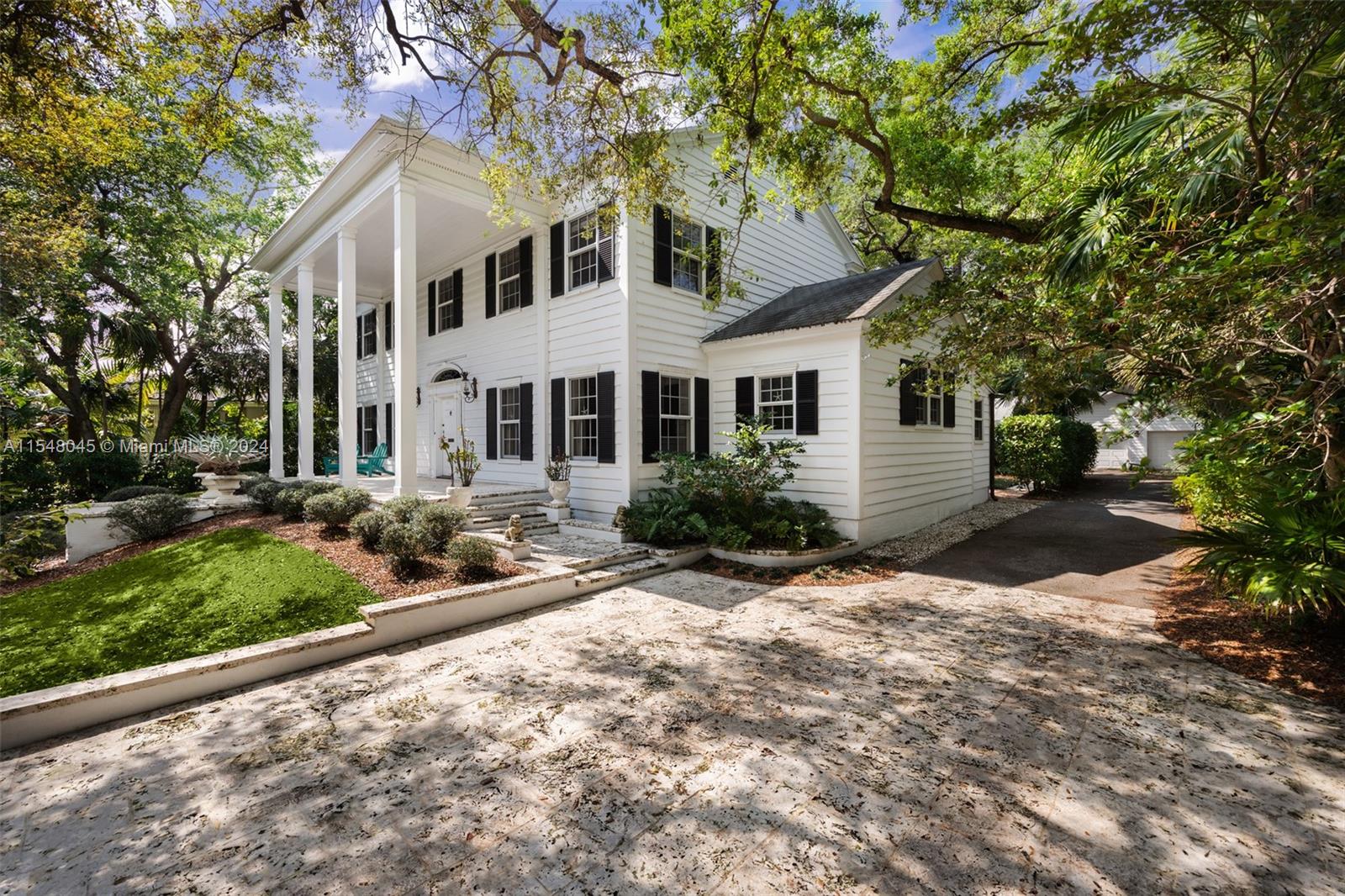 SILVER BLUFF - Residential
