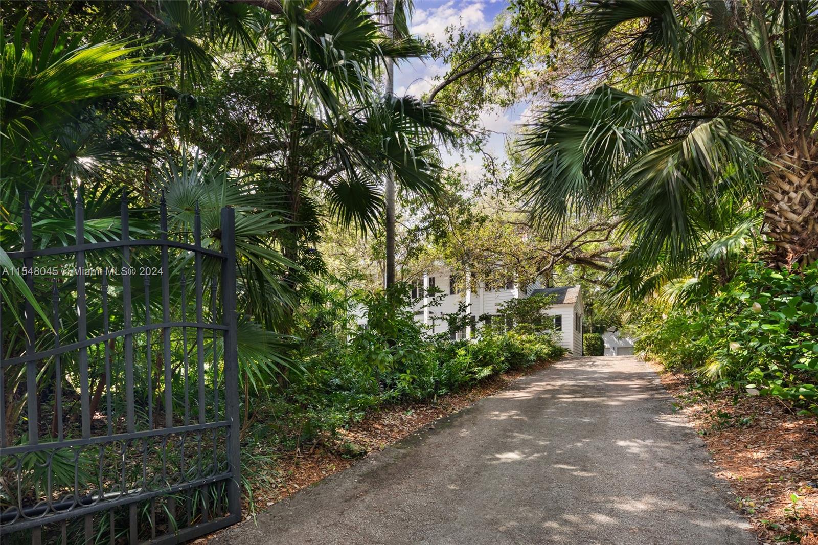 SILVER BLUFF - Residential