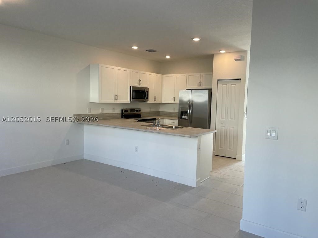 VIA VENTURA NEIGHBORHOOD - Residential Lease