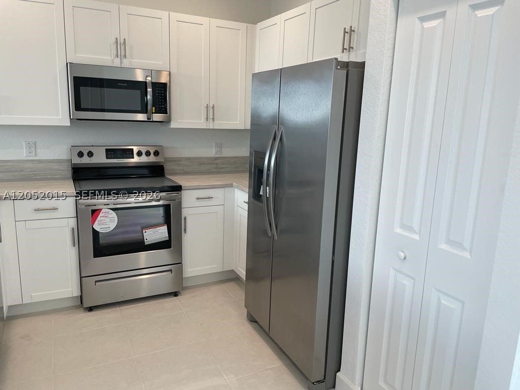 VIA VENTURA NEIGHBORHOOD - Residential Lease