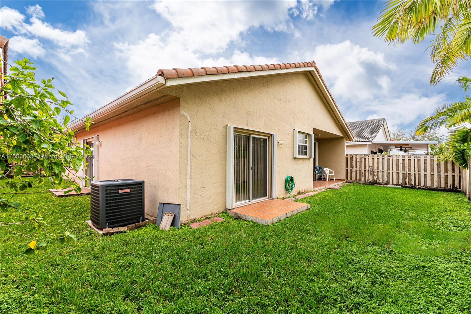 FLORIDA TROPICAL ESTATES - Residential Lease