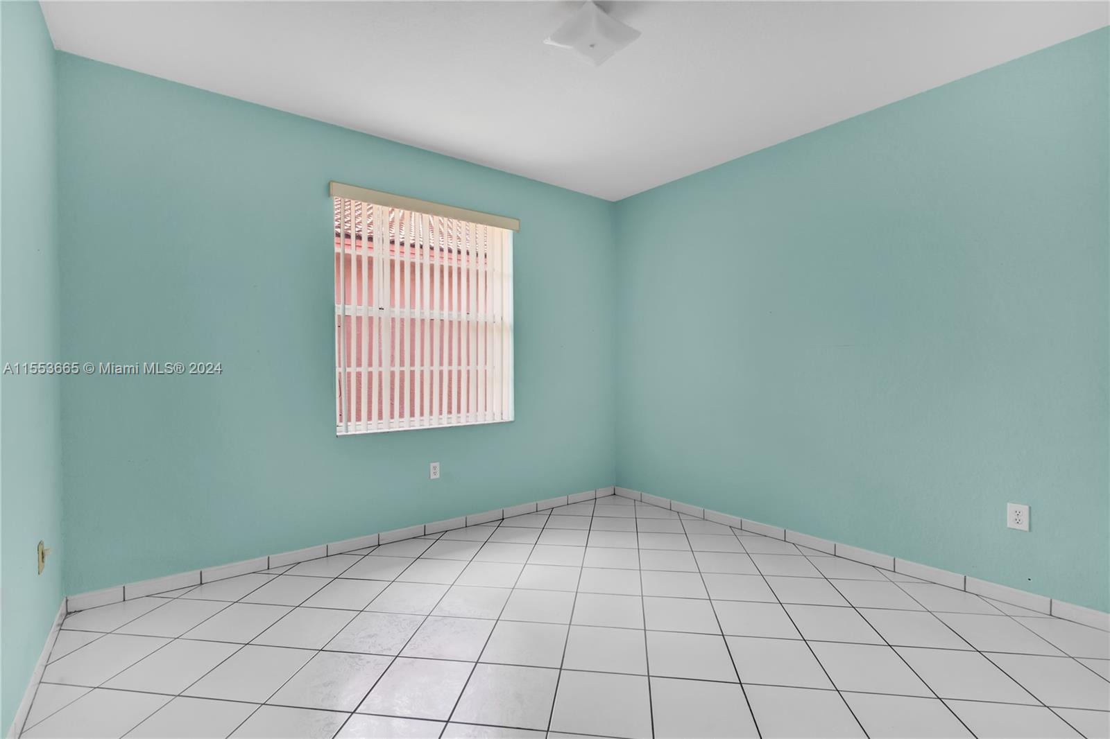 FLORIDA TROPICAL ESTATES - Residential Lease