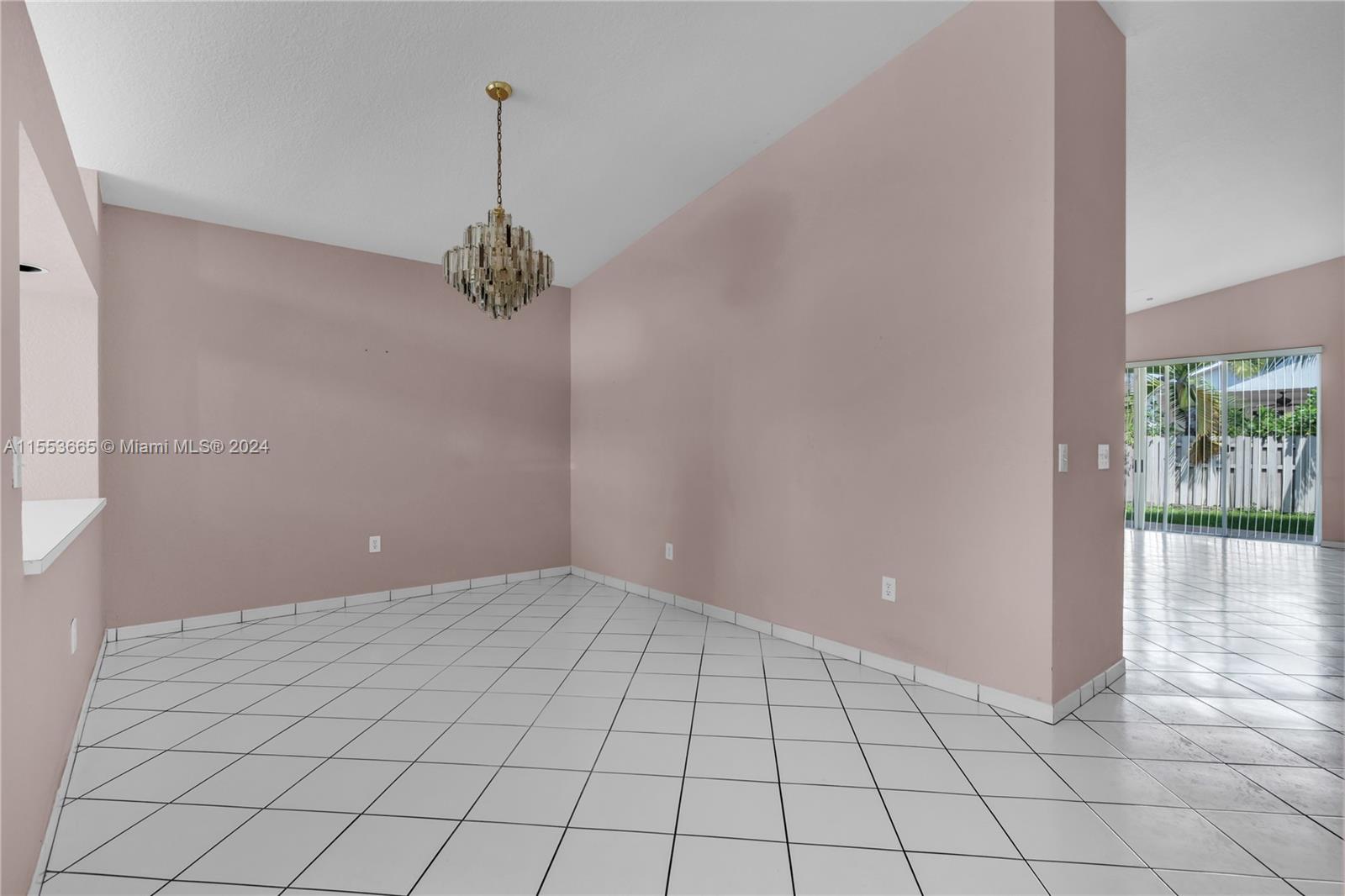 FLORIDA TROPICAL ESTATES - Residential Lease