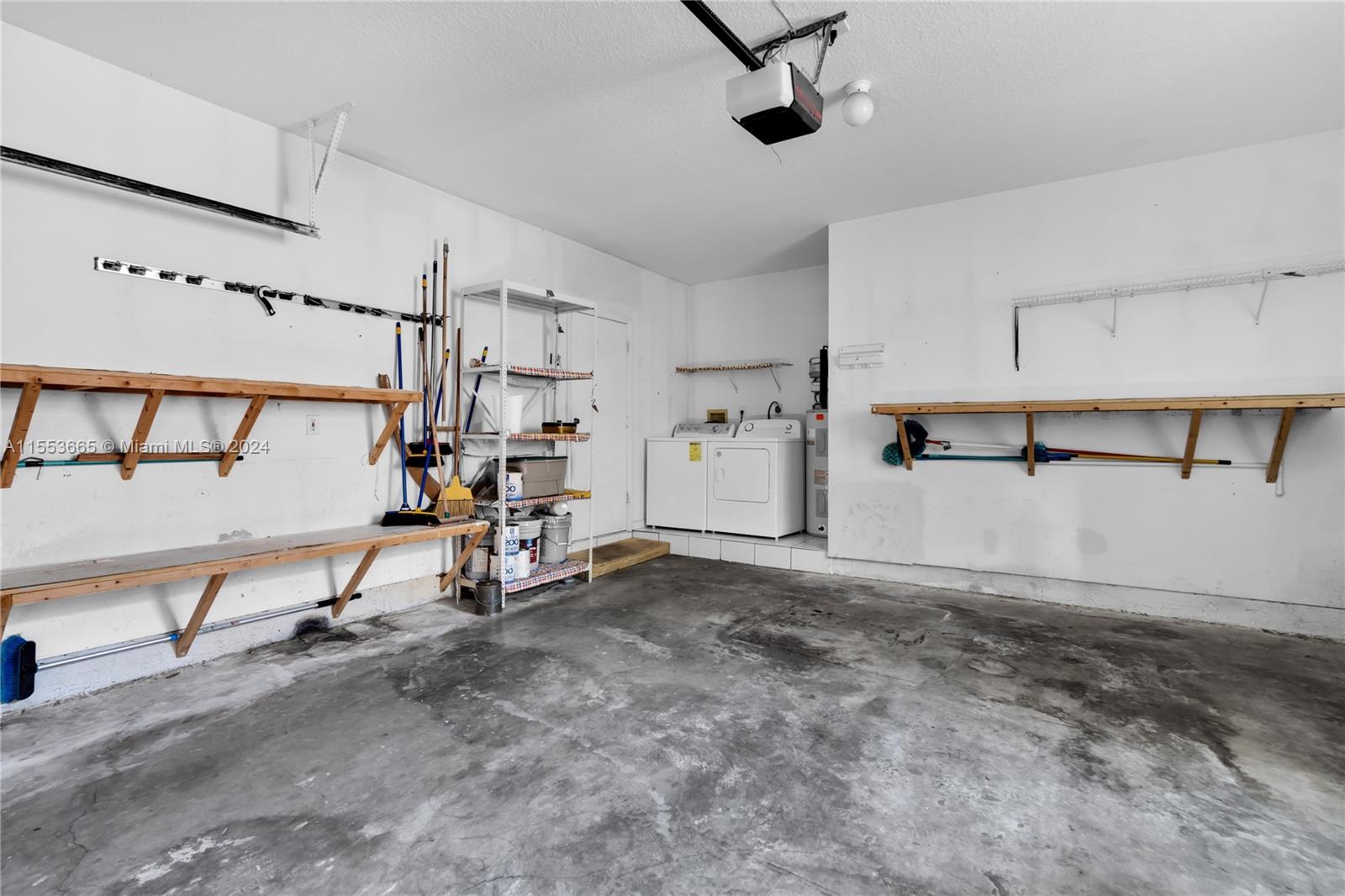 FLORIDA TROPICAL ESTATES - Residential Lease