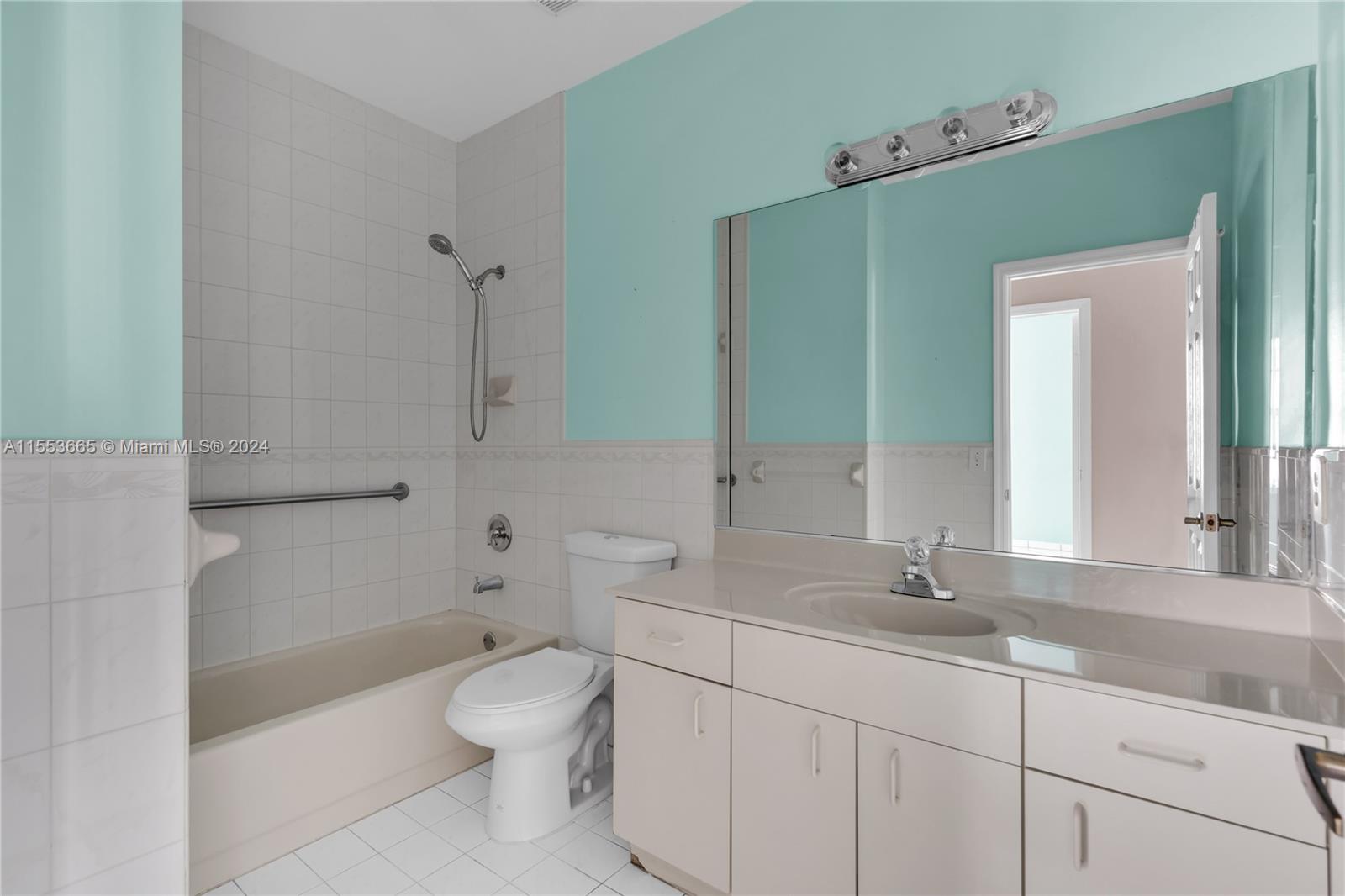 FLORIDA TROPICAL ESTATES - Residential Lease