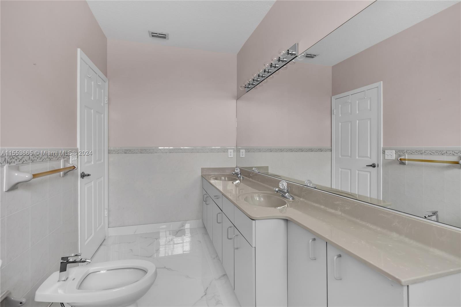 FLORIDA TROPICAL ESTATES - Residential Lease